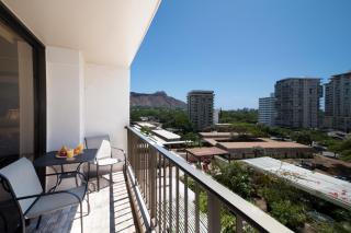 Waikiki Sunset Mountain View Near Beach with Parking - Honolulu - 5