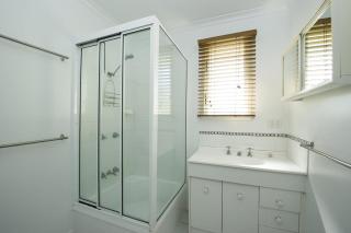 Picnic Bay Apartments Unit 4 - 2