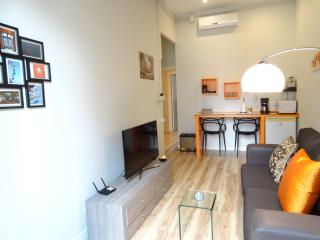 Feel at Sants Apartments - 8