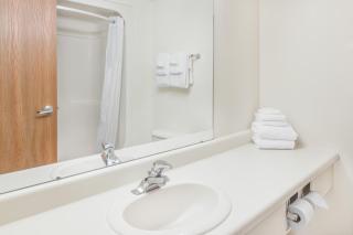 Days Inn by Wyndham Alpena - 4