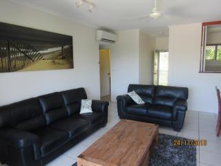 1Bedroom large Resort Apartment with the lot Pools Gym Sauna Lap Pool Fully AC lift Undercover parking Secure - 9