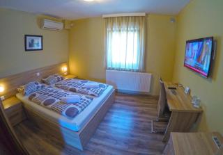 Apartments and Rooms Rea - 7