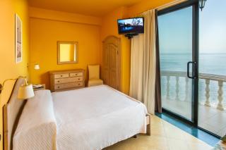 Hotel La Playa Blanca - Santo Stefano di Camastra - 3