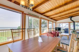 Shoreline Cottage Oceanfront Vacation Rental - Cape Meares - 2