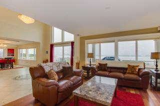 Beach Villa - Three Bedroom - Rockaway Beach - 4