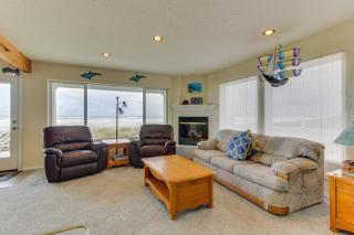Ace's Beach House - 2