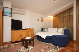 Apartments with a parking space Baska Voda, Makarska - 6785 - 1