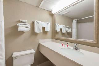 Super 8 by Wyndham Miamisburg Dayton S Area OH - Miamisburg - 1