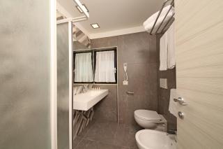 Hotel Holiday - Sirmione - 4