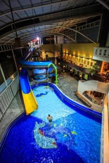 Crown Victoria Hotel Tulungagung - Tulungagung - 9