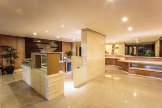 Crown Victoria Hotel Tulungagung - Tulungagung - 5