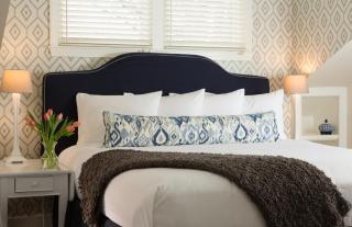 Brass Lantern Inn - 5