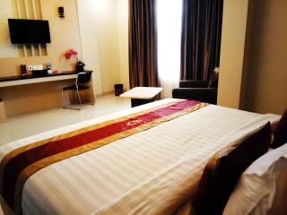 Grand Parama Hotel - 1