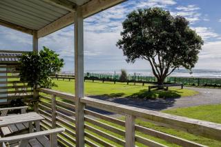 Oakura Beach Holiday Park - Oakura - 1