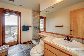 Stoney House - 4