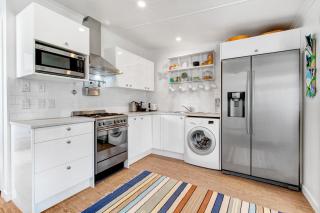 The Little Blue Bach in Oneroa Village by Waiheke Unlimited - Oneroa - 7