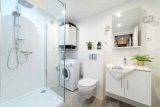 Cracow Rent Apartments - spacious apartments for 2-7 people in quiet area - Kolberga Street nr 3 - 10 min to Main Square by foot - Krakau - 3