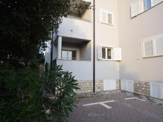 Spacious Apartment in Mandre with Terrace - Mandre - 5