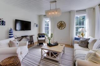 The Lighthouse at Starfish Cove - Agate Beach - 9