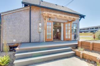 Rockaway Beach Bungalow - 7