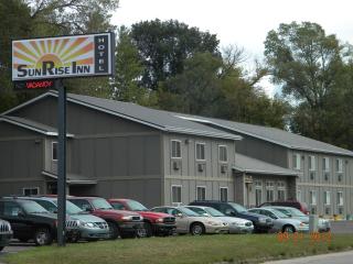 SunRise Inn Hotel - Mondovi - 3