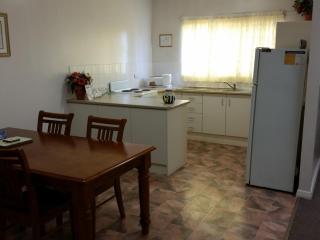 About Town Cottages - Broken Hill - 8