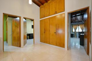 Casa Grande Para Grupos Siete Habitaciones BiG HOUSE 7 Bedrooms - Medellín - 8