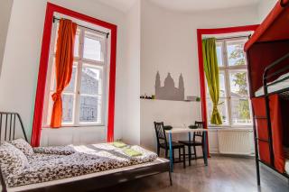 Pal's Mini Hostel - Budapest - 8