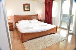 Apartment and Rooms In Club - 1