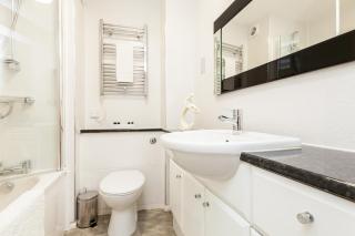 Luxury City Centre Apartment - 3