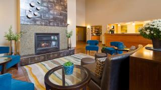 BEST WESTERN Plus Menomonie Inn & Suites - Menomonie - 8