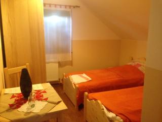 Eszter Guesthouse - 1