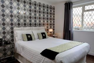 Barons Court Hotel Walsall - 2
