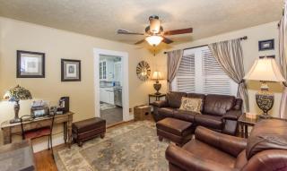 Agape Front Cottage - Fredericksburg - 6