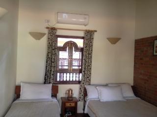 Vardan Resort n' Apartment - Pokhara - 5