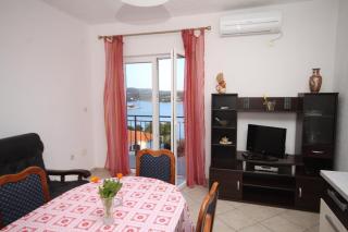 Apartments by the sea Necujam, Solta - 8647 - 8