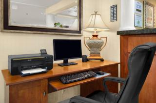 Baymont By Wyndham Gainesville I-75 - Gainesville - 3