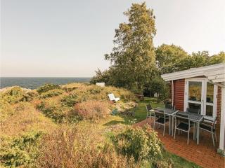Three-Bedroom Holiday Home In Gudhjem - Gudhjem - 2