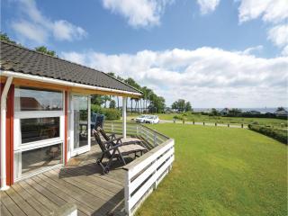 Three-Bedroom Holiday Home In Sjolund - 8