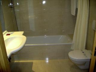 Hotel Agorreta - Salinas de Pamplona - 1