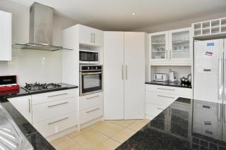 Regents 94B - Christchurch Holiday Homes - Christchurch - 3