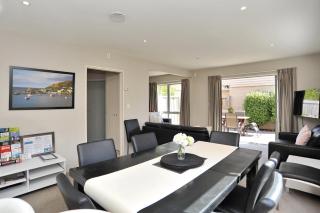 Regents 94B - Christchurch Holiday Homes - 8