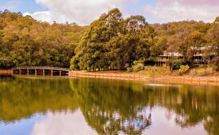 Evedon Lakeside Retreat - Burekup - 8