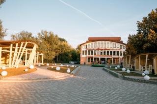 Hotel Merry Land - Horodenka - 4