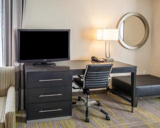 Comfort Suites Miami Airport North - 5