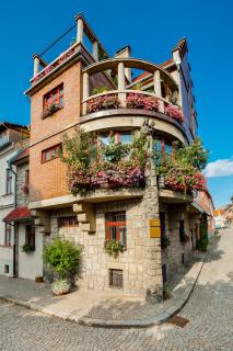 Pštrossova Vila - u klášterní zahrady - 9