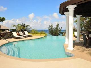 Alexanders Penthouse on the beach - 0