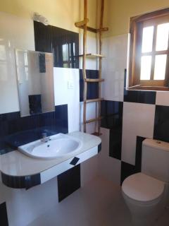 Light House Beach Hut - Komari - 8
