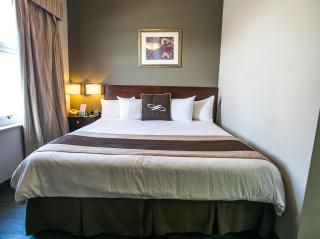 Pointe Plaza Hotel - 3