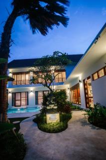 Pudak Sari Unizou Hostel - Kuta - 3